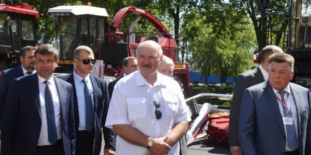 Президент Беларуси посетил Гомсельмаш