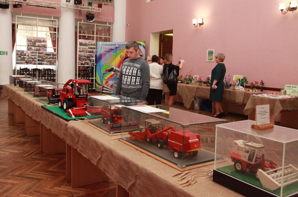 2020_09_29_вечер ДМ-выставка.jpg