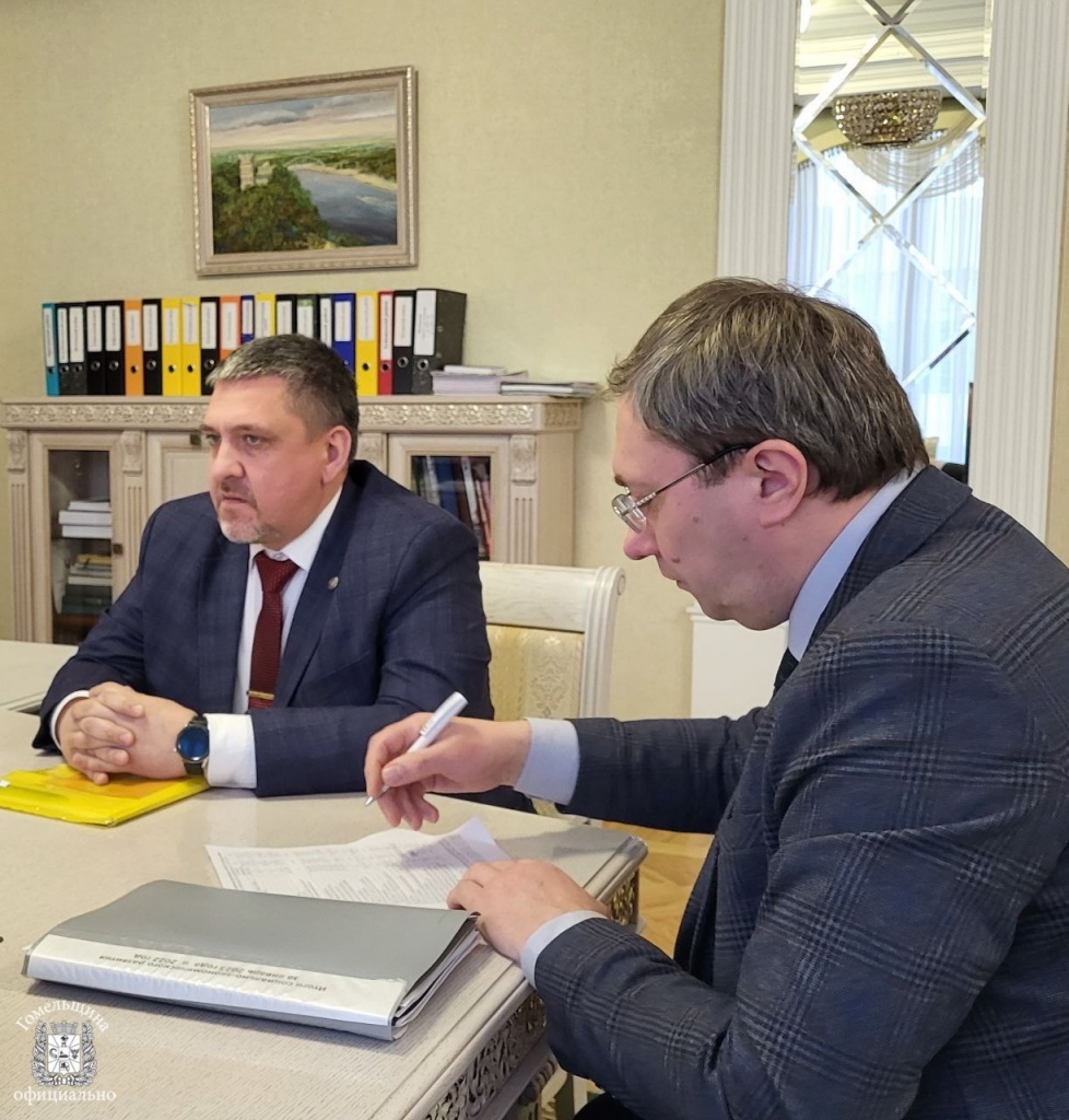 Новиков у Крупко.jpg Новиков у Крупко.jpg