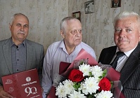 Бывшего главного редактора «Сельмашевца» поздравили с 75-летием