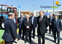 Президент Азербайджана ознакомился с гомсельмашевской техникой